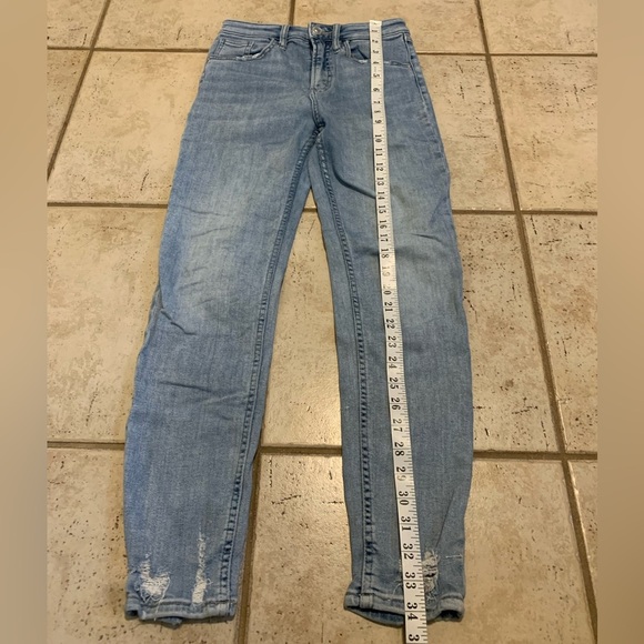 Bootlegger Girlfriend Crop Distressed Jeans, 27W 26L - Picture 6 of 6